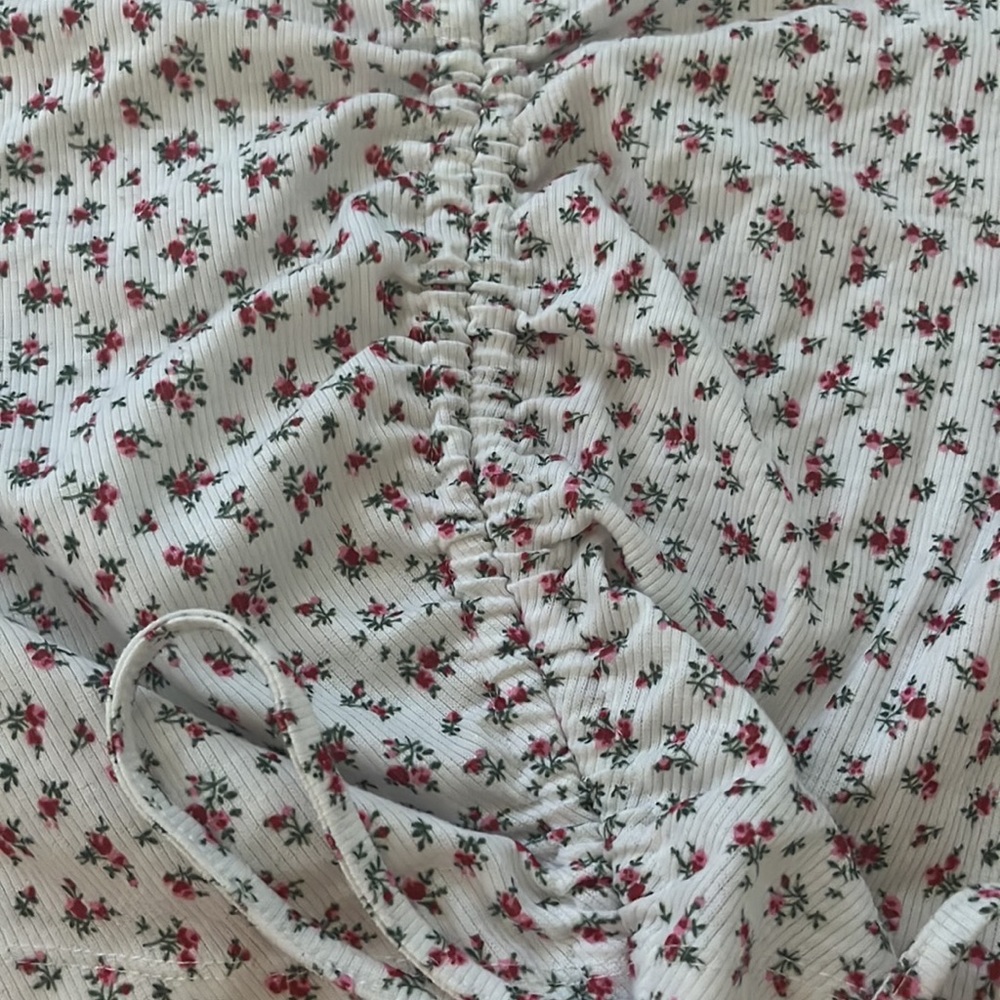 shein floral cropped tee - Picture 2 of 3